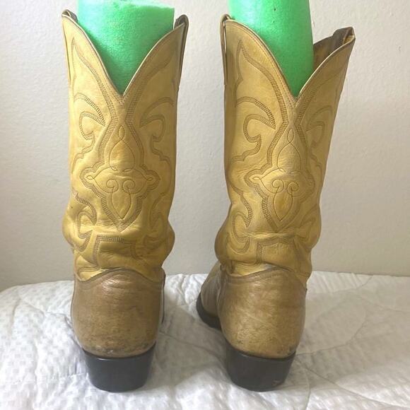 Vintage Nocona Cowboy Boots cream Leather Size 9 1/2 EE. See Video main image 7